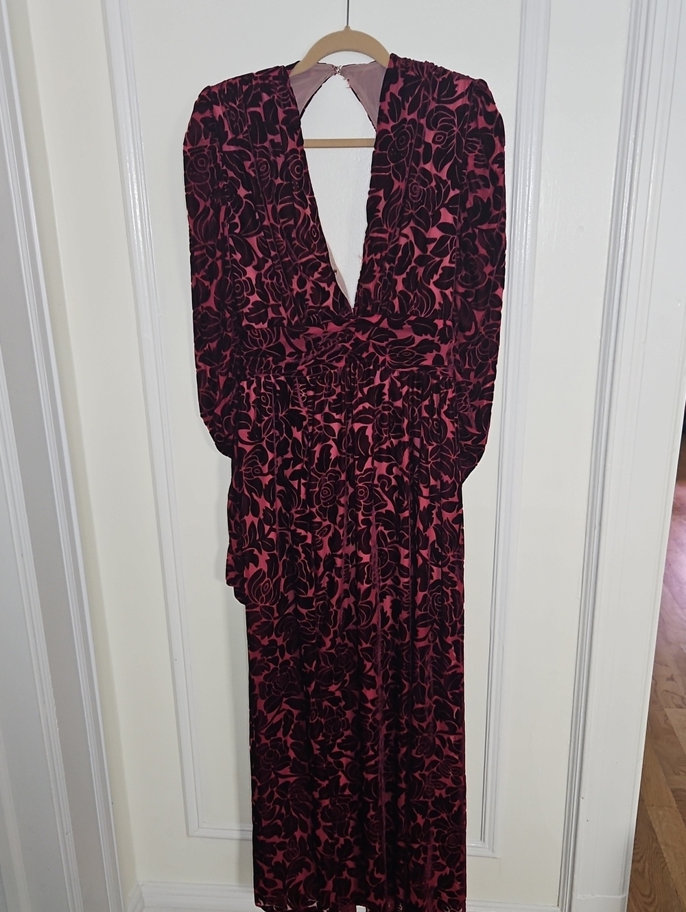 Velvet V-Neck Maxi Dress in Burgundy Bronx Banco Size 8 - Picture 7 of 11